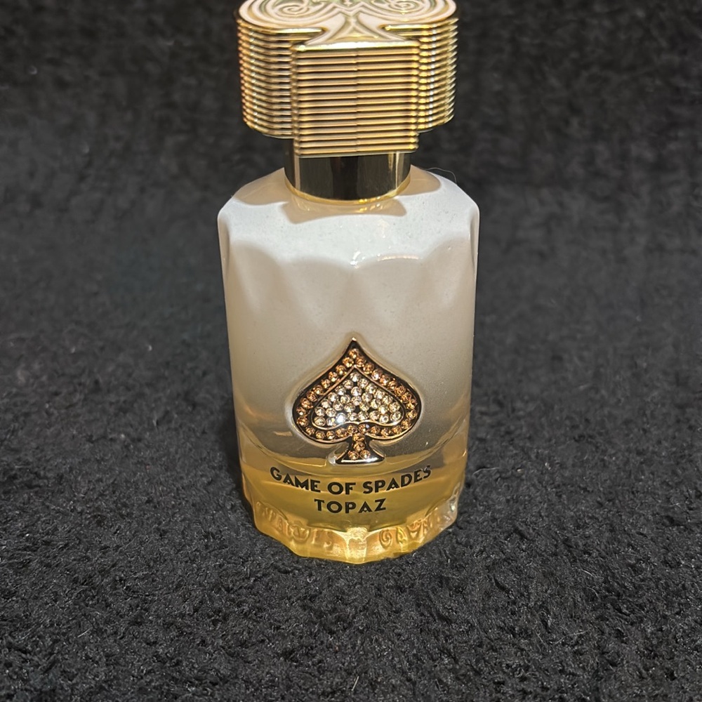 Game of Spades Topaz Perfume Bottle - White & Gold